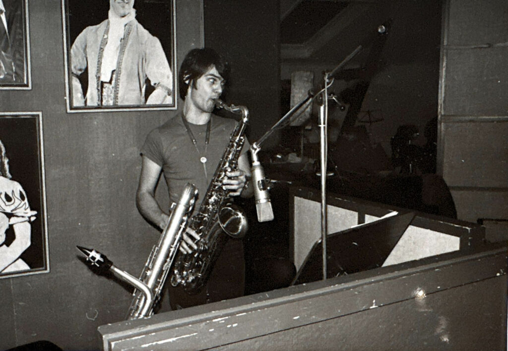 Unge Jan Garbarek under innspilling av Afric Pepperbird. Denne norske klassikeren er nå omhandlet i bokform av Jan Omdahl. 