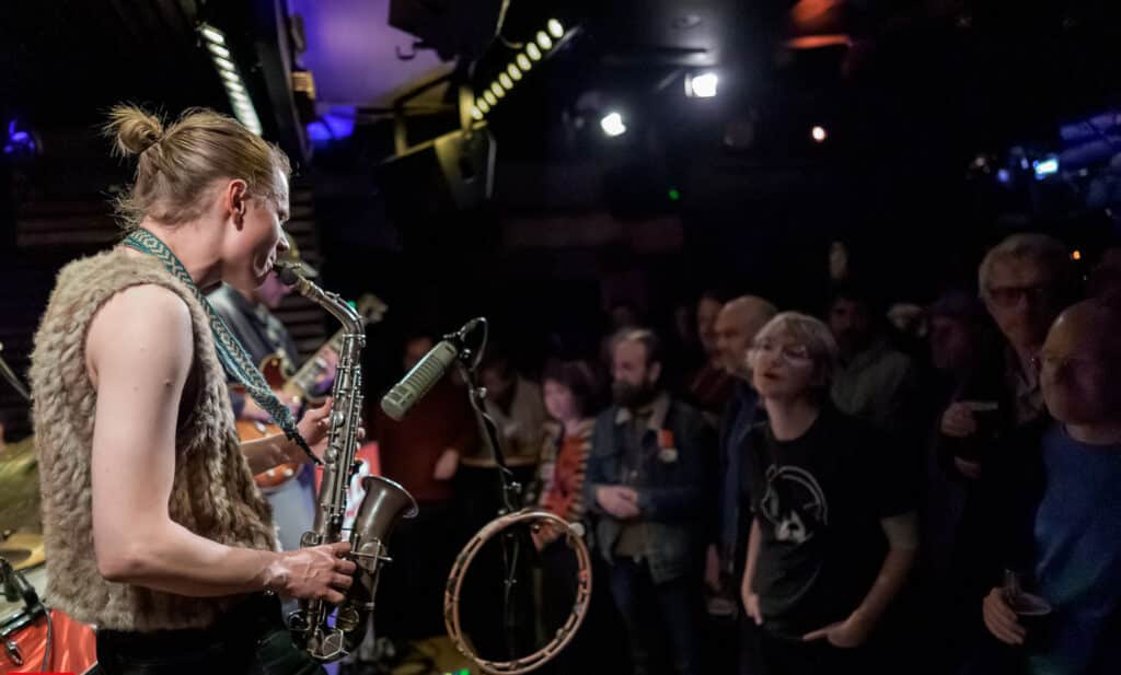 Barskuldret sax appeal